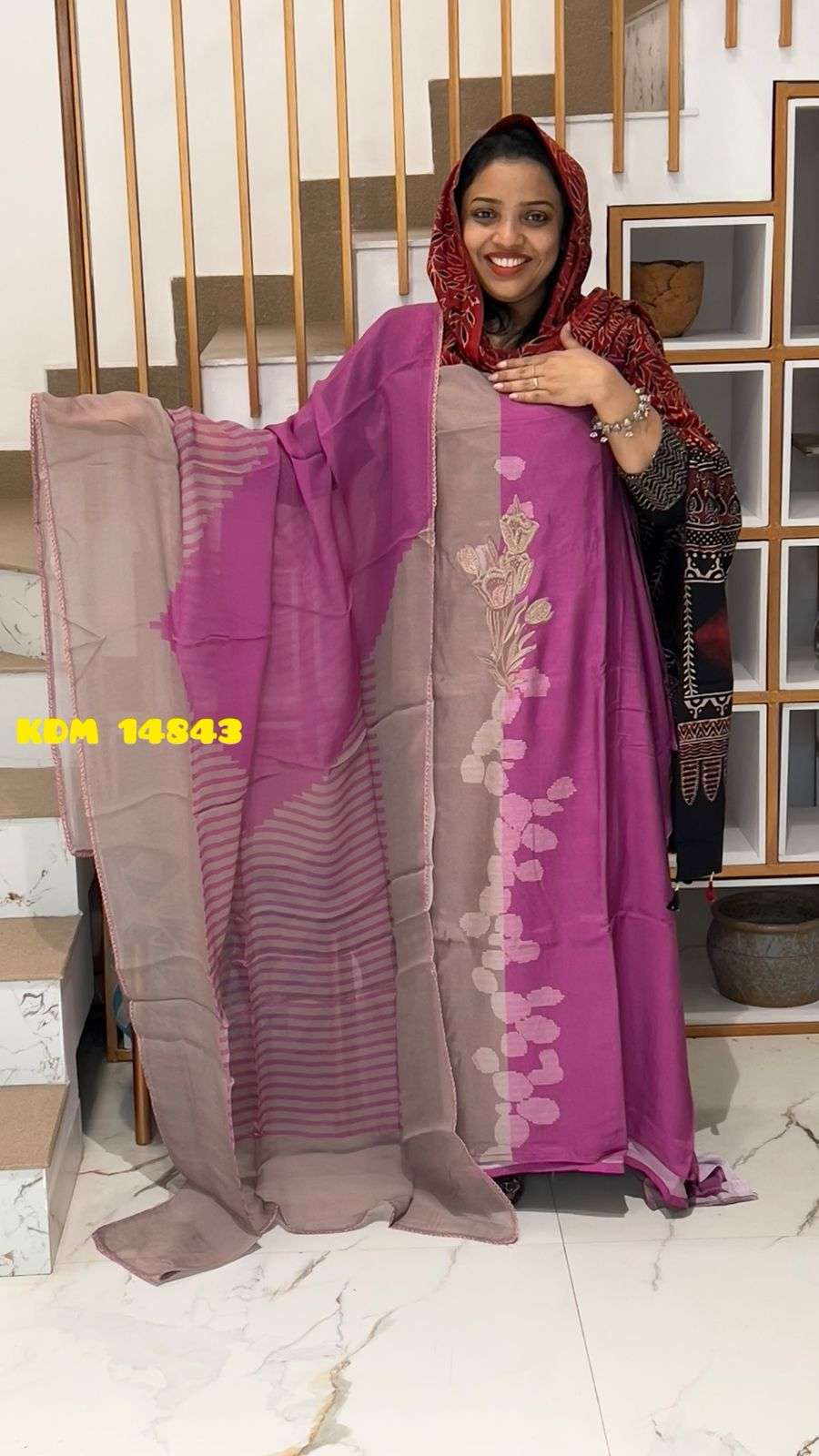 Un Stitched Churidar - Image 3