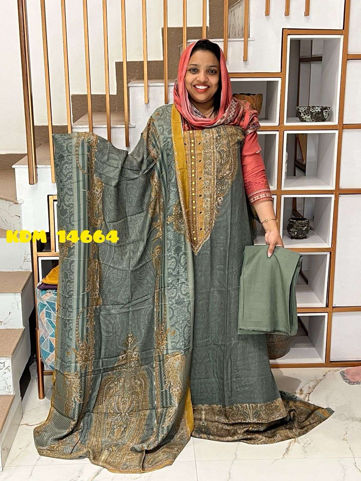 Un Stitched Churidar - Image 3